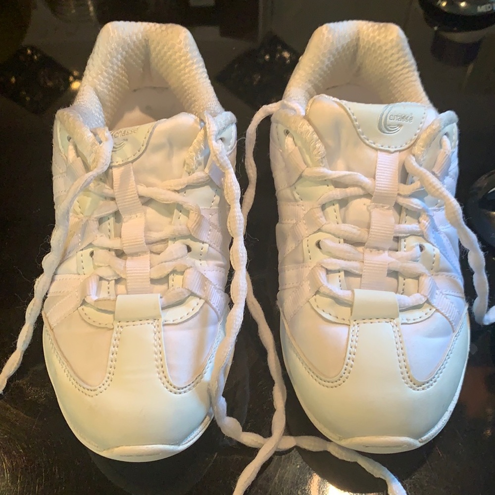 Chasse Girls Cheering sneakers size 12 1/2